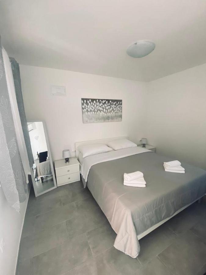 Apartmani Mila Starigrad Paklenica Exterior foto