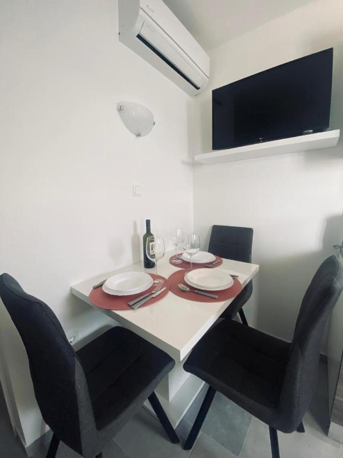 Apartmani Mila Starigrad Paklenica Exterior foto