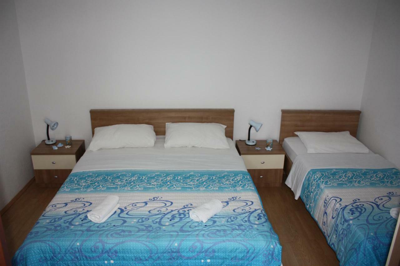 Apartmani Mila Starigrad Paklenica Exterior foto