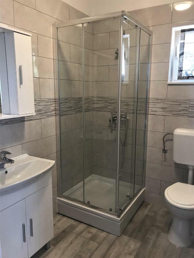 Apartmani Mila Starigrad Paklenica Exterior foto