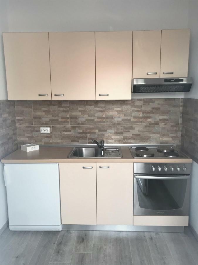 Apartmani Mila Starigrad Paklenica Exterior foto