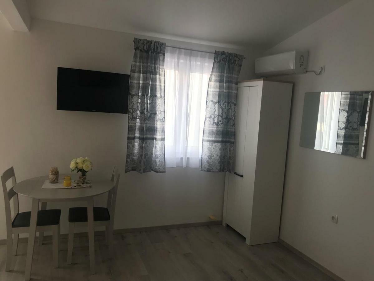 Apartmani Mila Starigrad Paklenica Exterior foto
