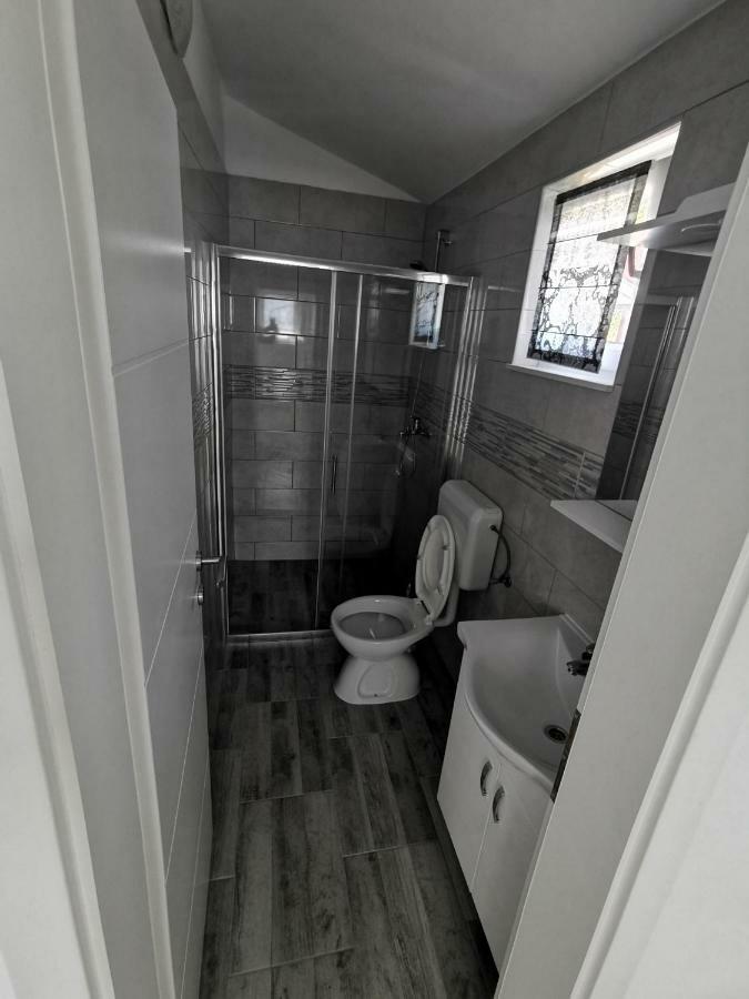 Apartmani Mila Starigrad Paklenica Exterior foto
