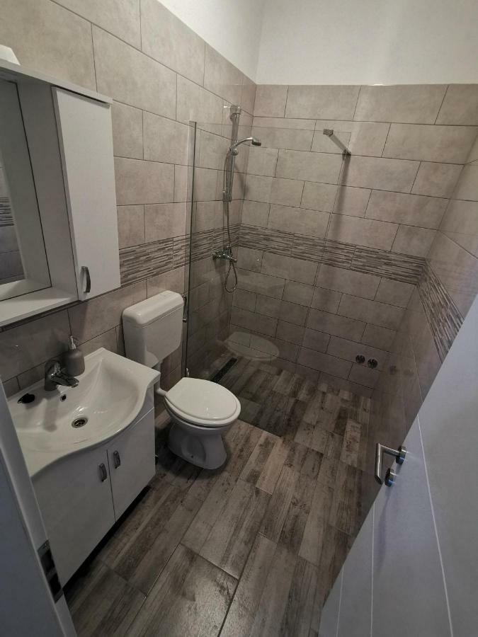 Apartmani Mila Starigrad Paklenica Exterior foto