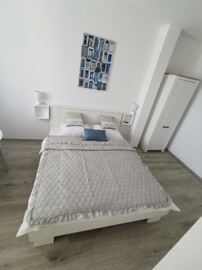 Apartmani Mila Starigrad Paklenica Exterior foto